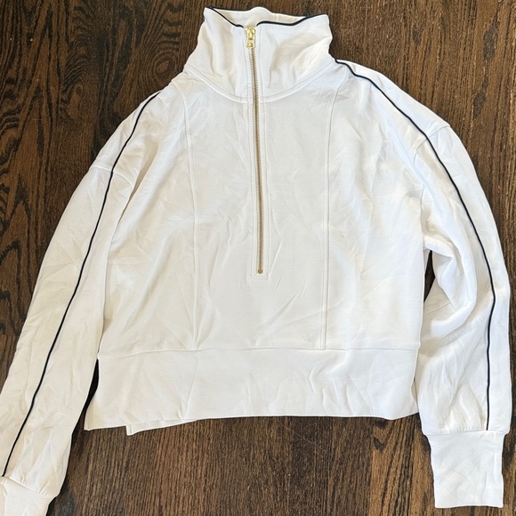 Vuori Davenport White Half-Zip Pullover with Navy Accents - Picture 4 of 5